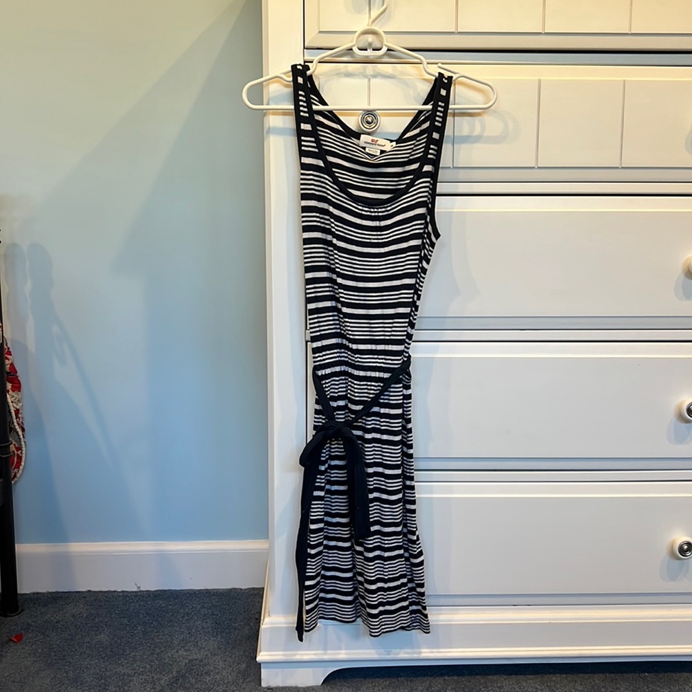 Vineyard Vines white and navy summer cotton dress